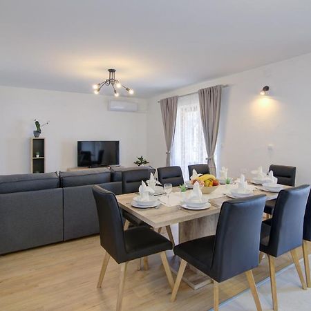 סנג' Josipa & Jelena Apartment מראה חיצוני תמונה