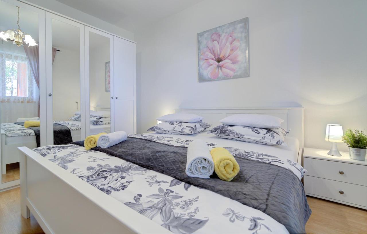 סנג' Josipa & Jelena Apartment מראה חיצוני תמונה