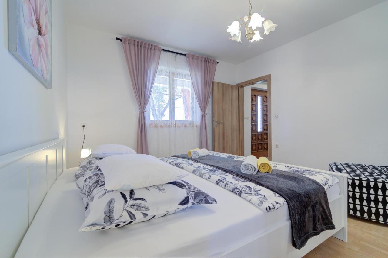 סנג' Josipa & Jelena Apartment מראה חיצוני תמונה